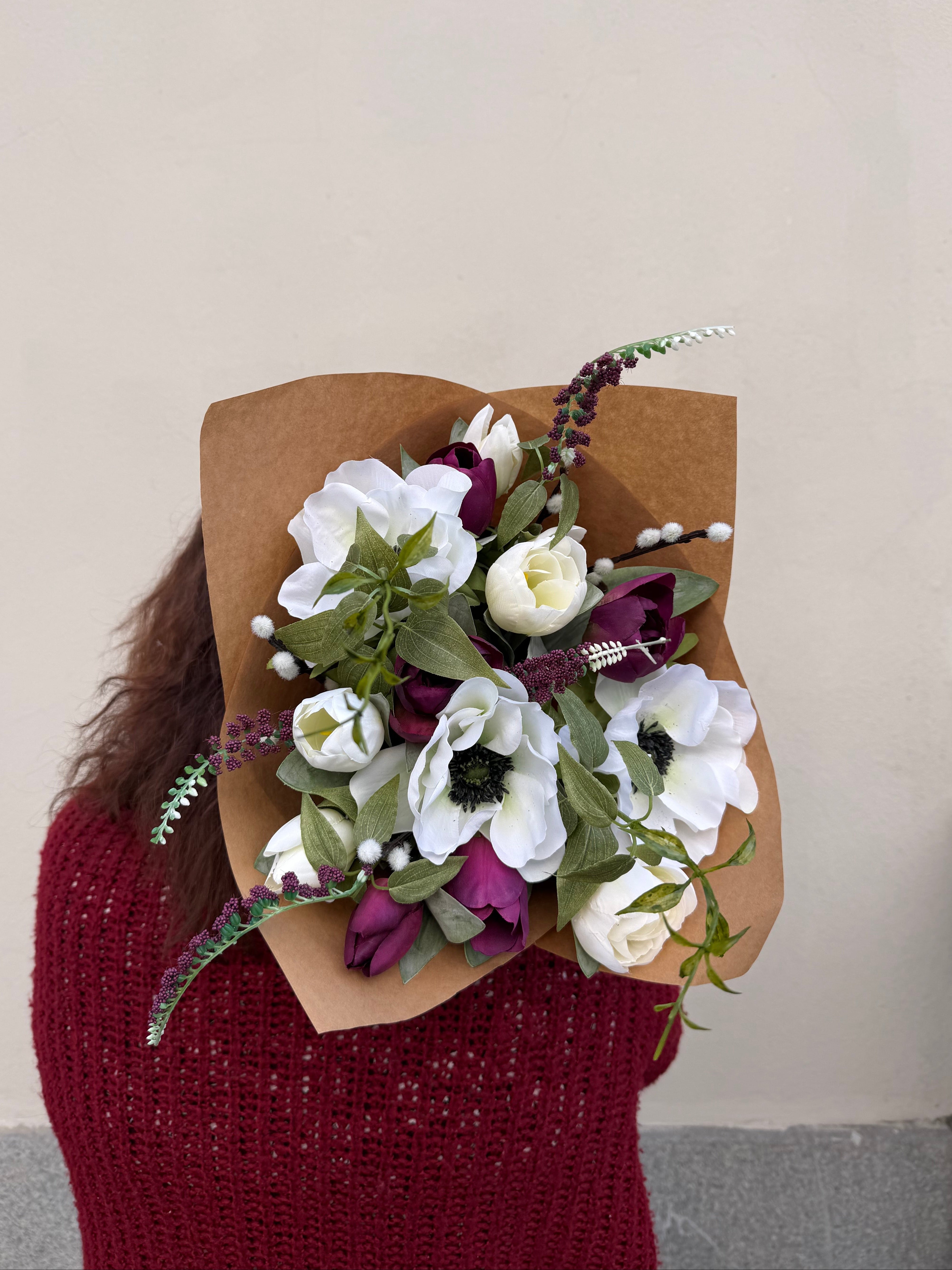 Anemonbukett - Vit/Mörklila